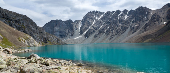 Blauer Ala-Kul See in Kirgisistan