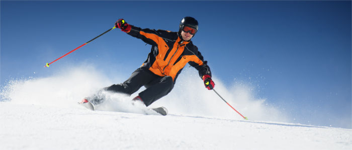 Skifahrer in den Jura Alpen